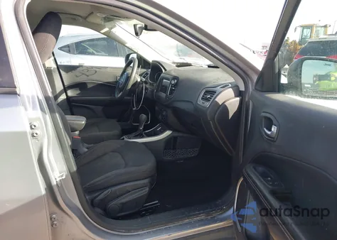 2018 Jeep Compass Sport Fwd z USA, uszkodzony, nr VIN 3C4NJCAB6JT255003